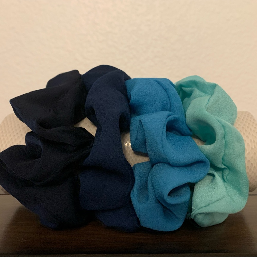 🌼Set of 4 Hair Scrunchies